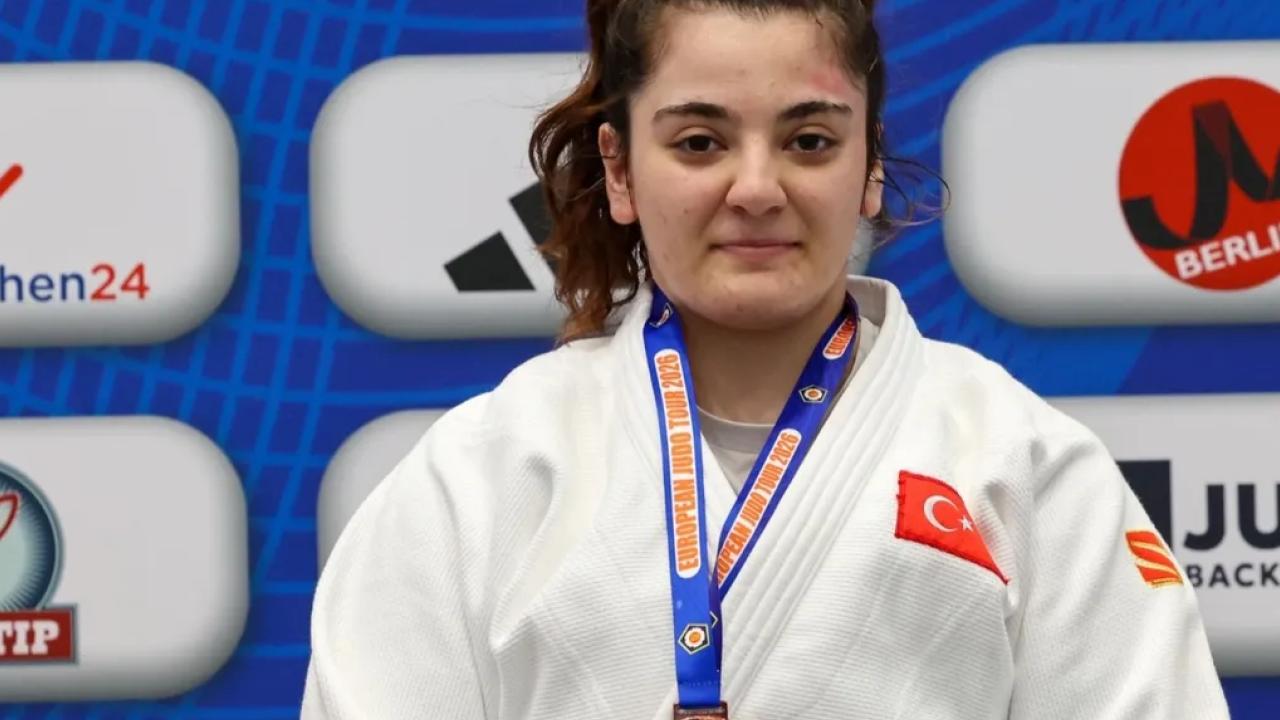 İzmirli Sema Avrupa Kupası’nda kürsüde