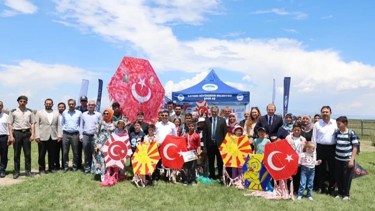 Kayseri Büyükşehir’den Sultan Sazlığı’nda uçurtma şenliği