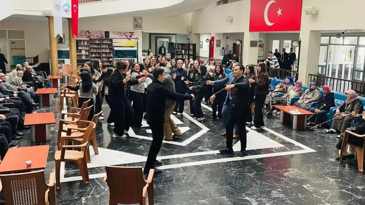 Kayseri Büyükşehir’den Ulu Çınarlara anlamlı bayram ziyareti