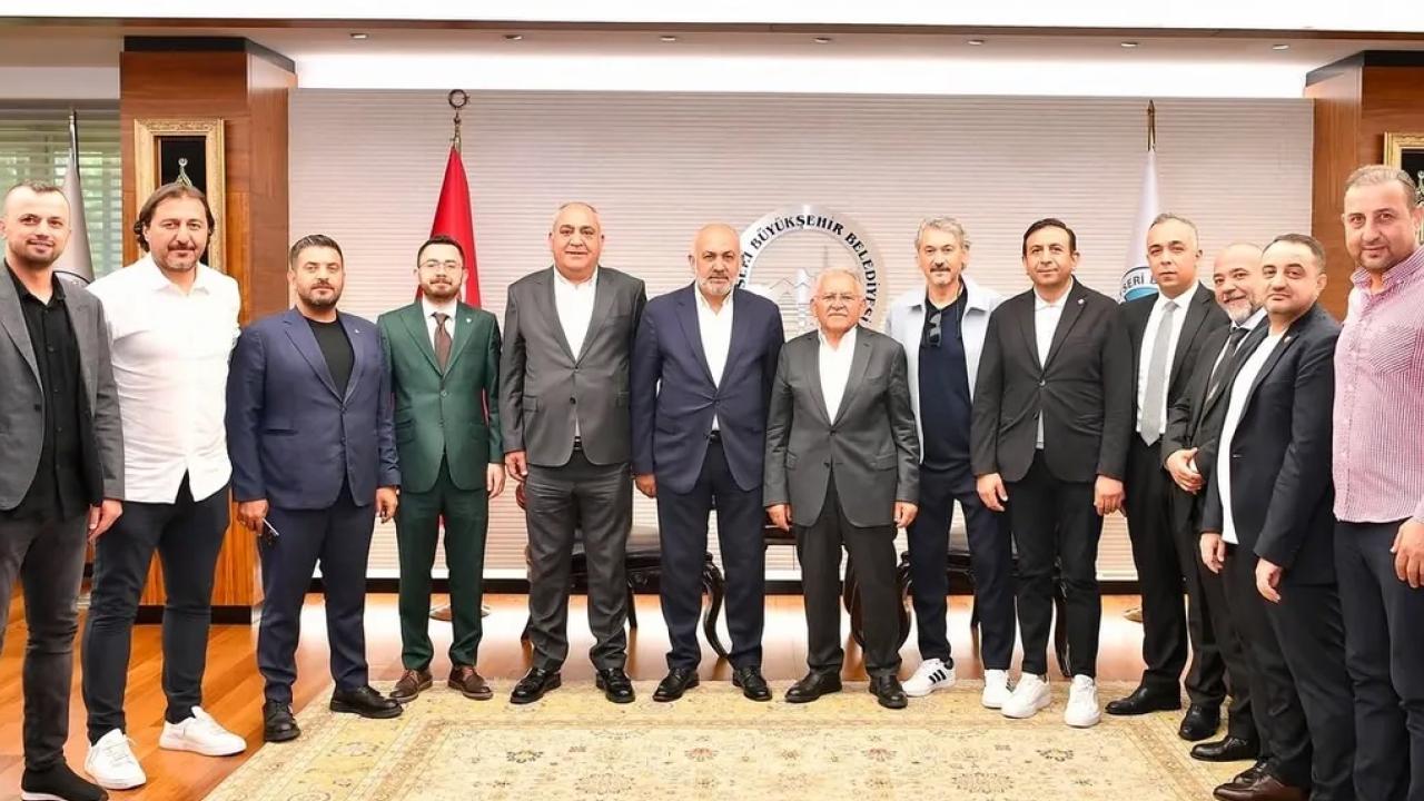 Kayserispor’un yeni yönetiminden Büyükkılıç’a ziyaret