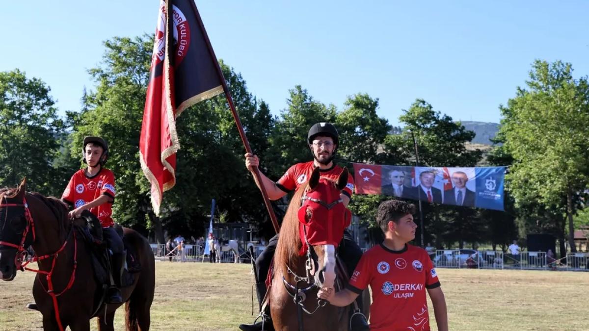 Kocaeli Derince’de cirit gösterileri nefes kesti