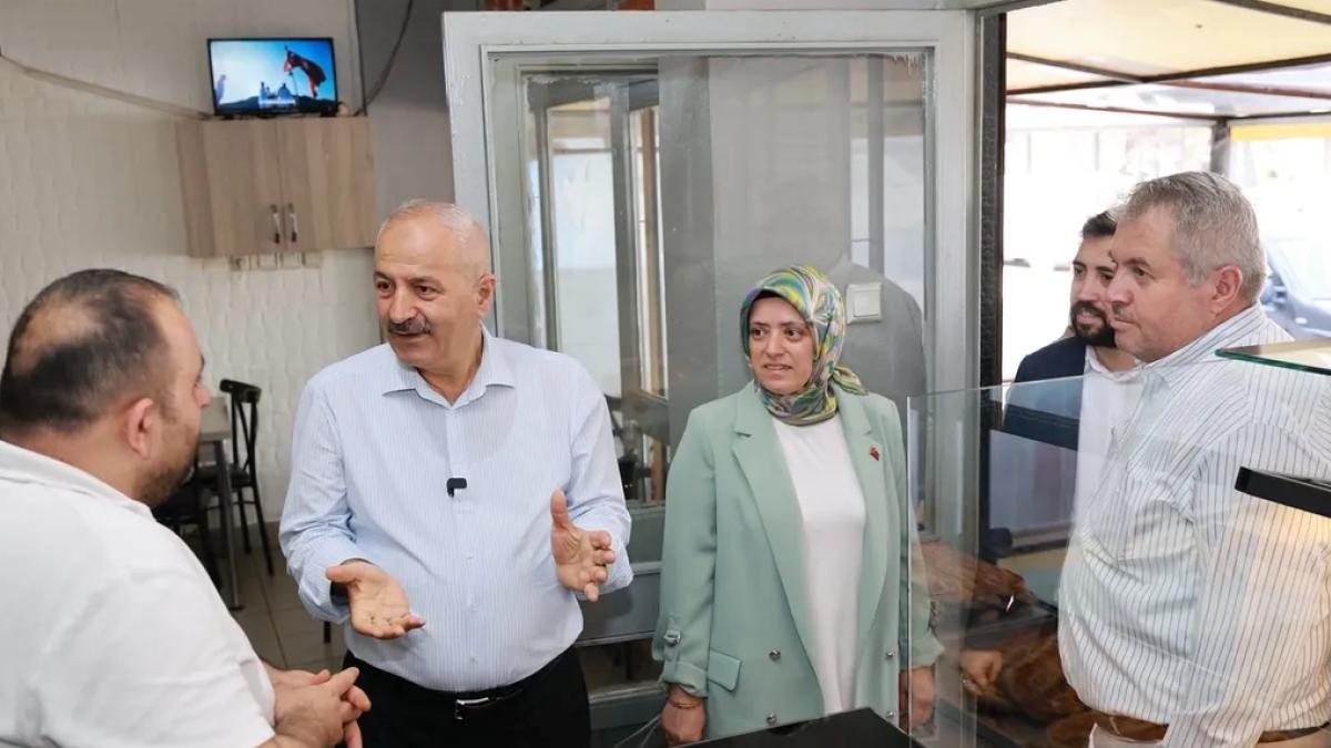 Kocaeli Gebze’de Başkan Büyükgöz esnafla buluştu