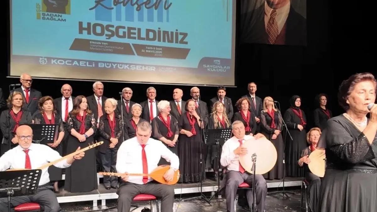 Kocaeli’de Saygınlar Korosu gönülleri mest etti