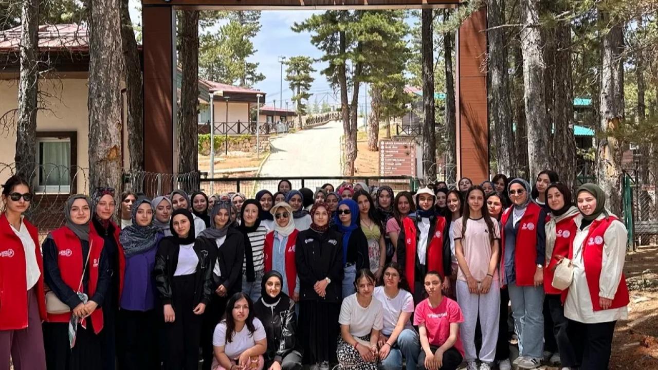 Konya Karatay’da gençlere dopdolu yaz programı