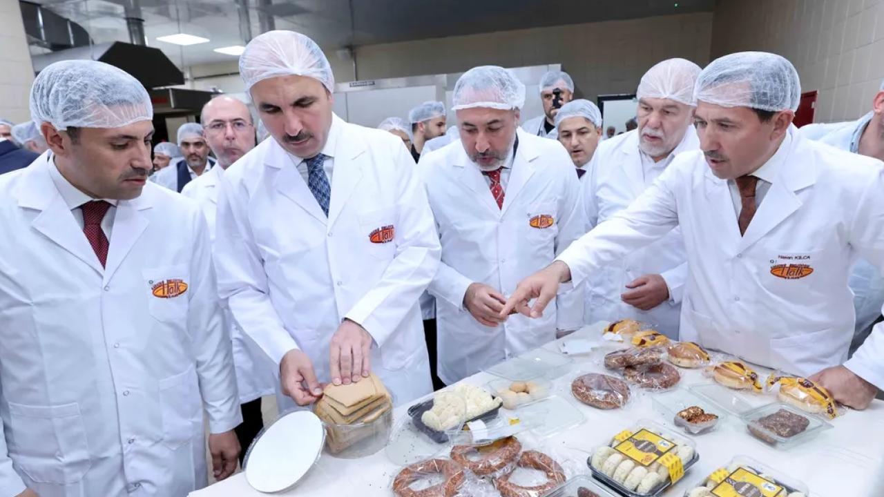 Konya Karatay’da Halk Ekmek Fabrikası ve Glütensiz Ekmek Üretim Tesisi hizmete girdi
