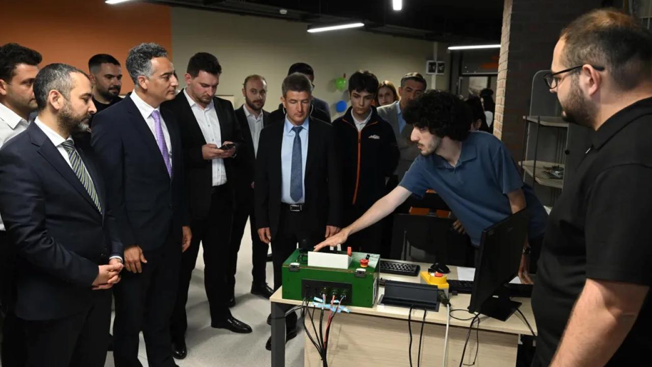 Konya’da “EngıneerHub”ta geleceğin mühendisleri sertifikalandı