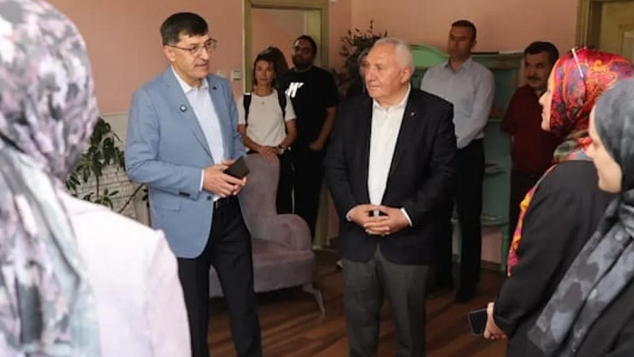 Kütahya’da Başkan Kahveci’den Özel Eğitim Merkezine ziyaret