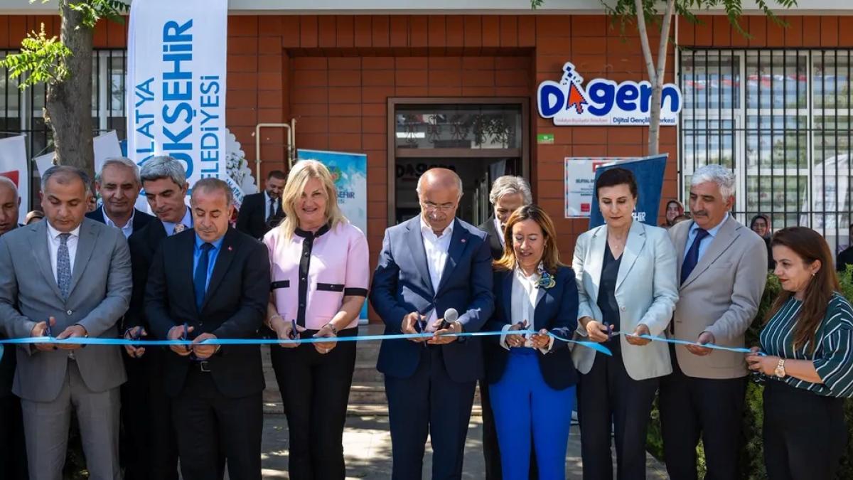 Malatya’da Dijital Gençlik Merkezi açıldı