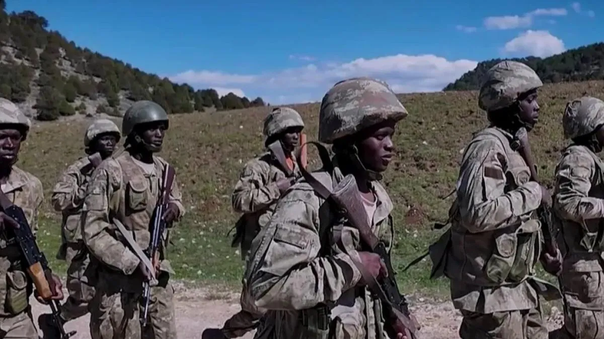 Mali ve Nijerli komandolar temel eğitimi başarıyla tamamladı