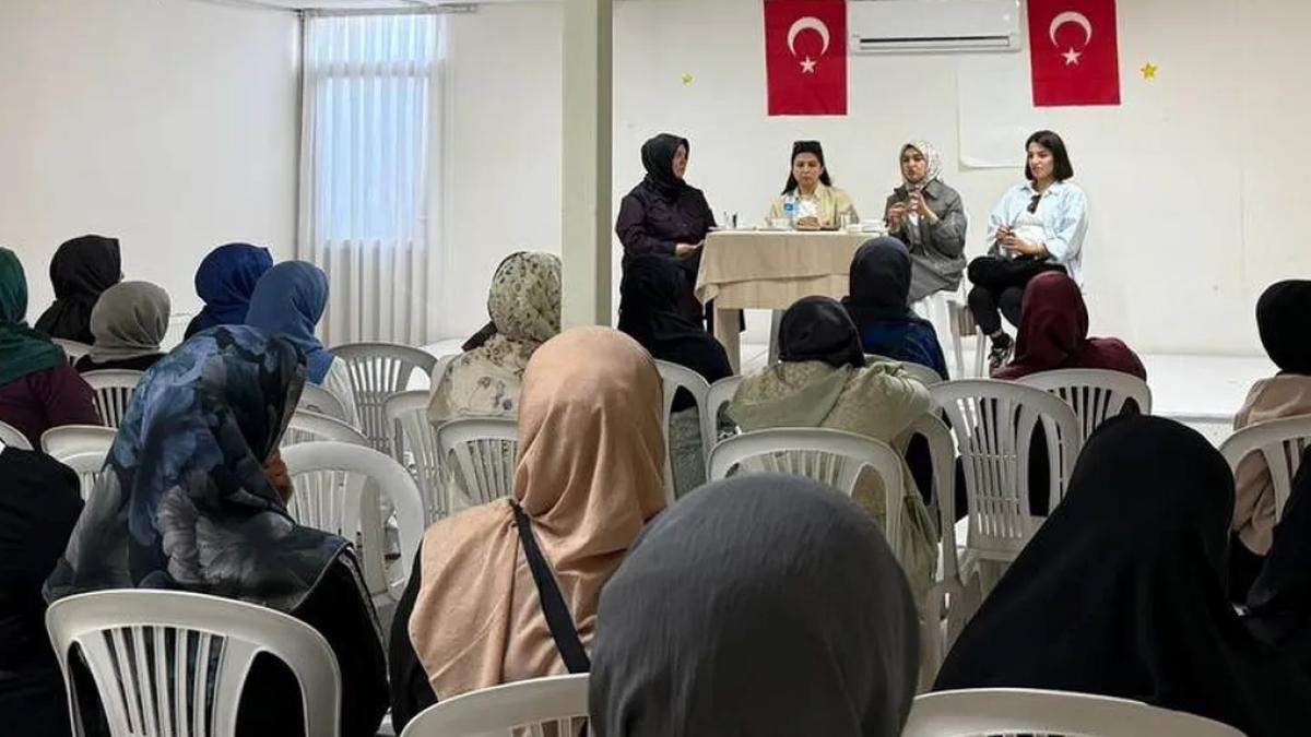 Sakarya Akyazı’da kadınlara rehberlik eden buluşma