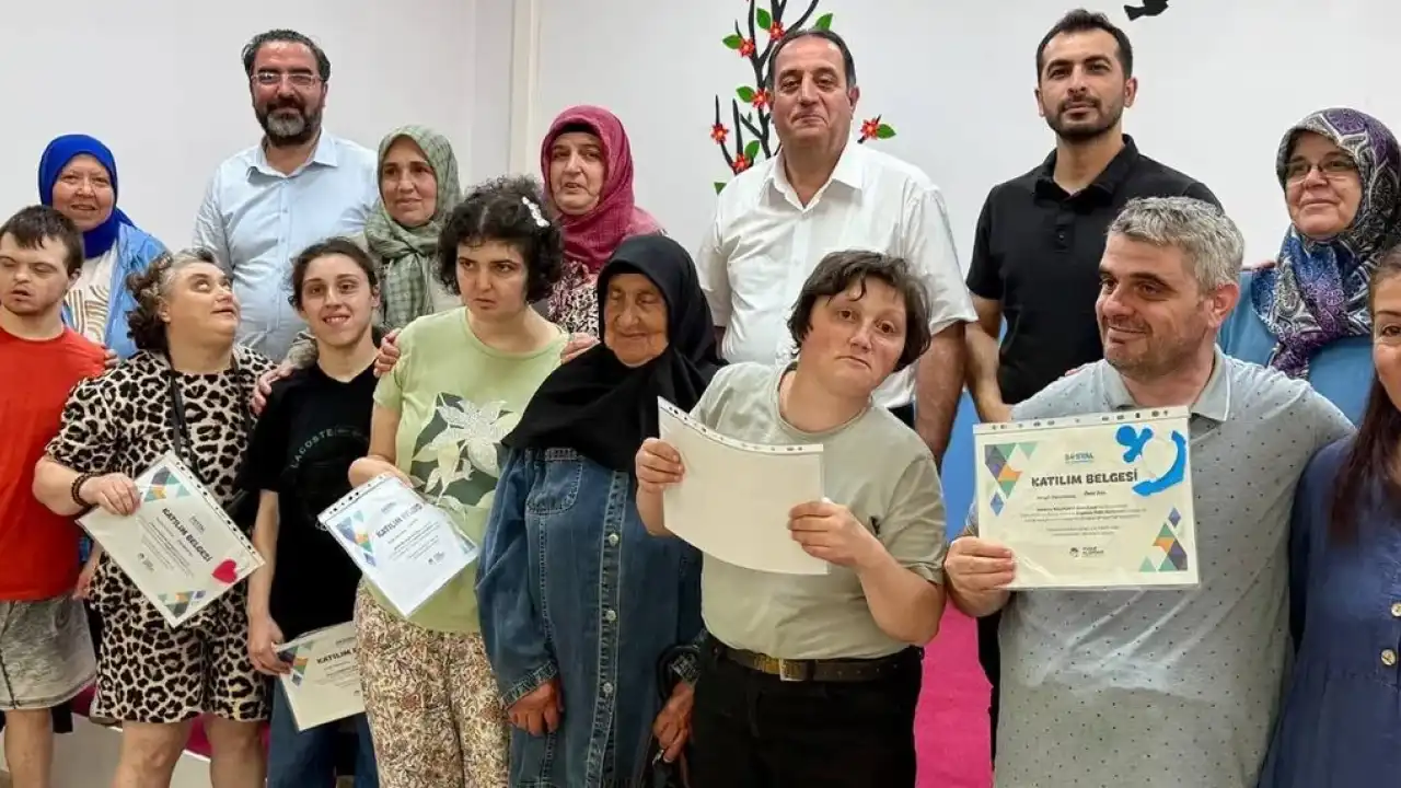 Sakarya’da Engelsiz Hobi Atölyelerinde karne sevinci