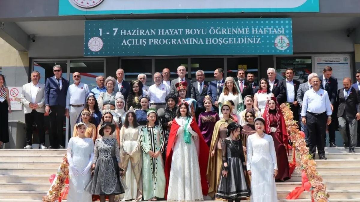 Sakarya’da Hayat Boyu Öğrenme Haftası’na renkli açılış