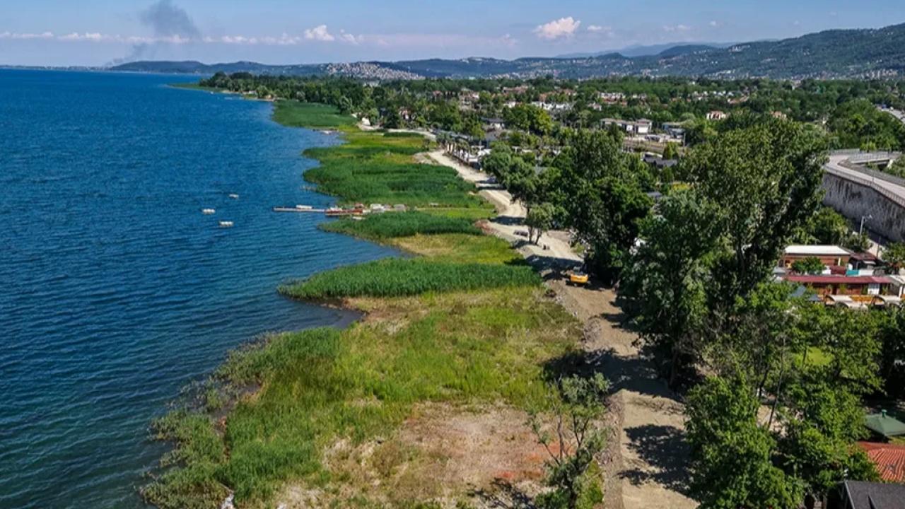 Sapanca Gölü kıyısı şimdi tertemiz… Zehirli sazlıklar gitti!