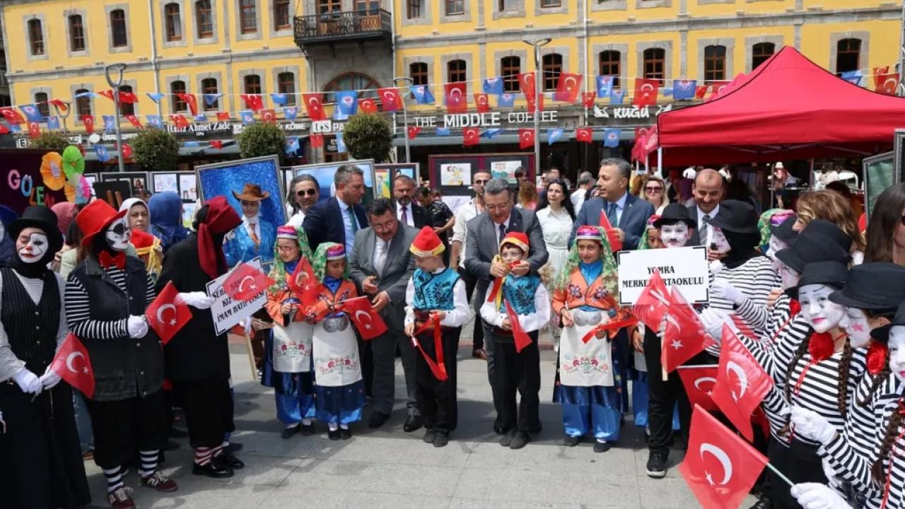 Trabzon’da Kültür ve Sanat Festivali renkli görüntülerle başladı