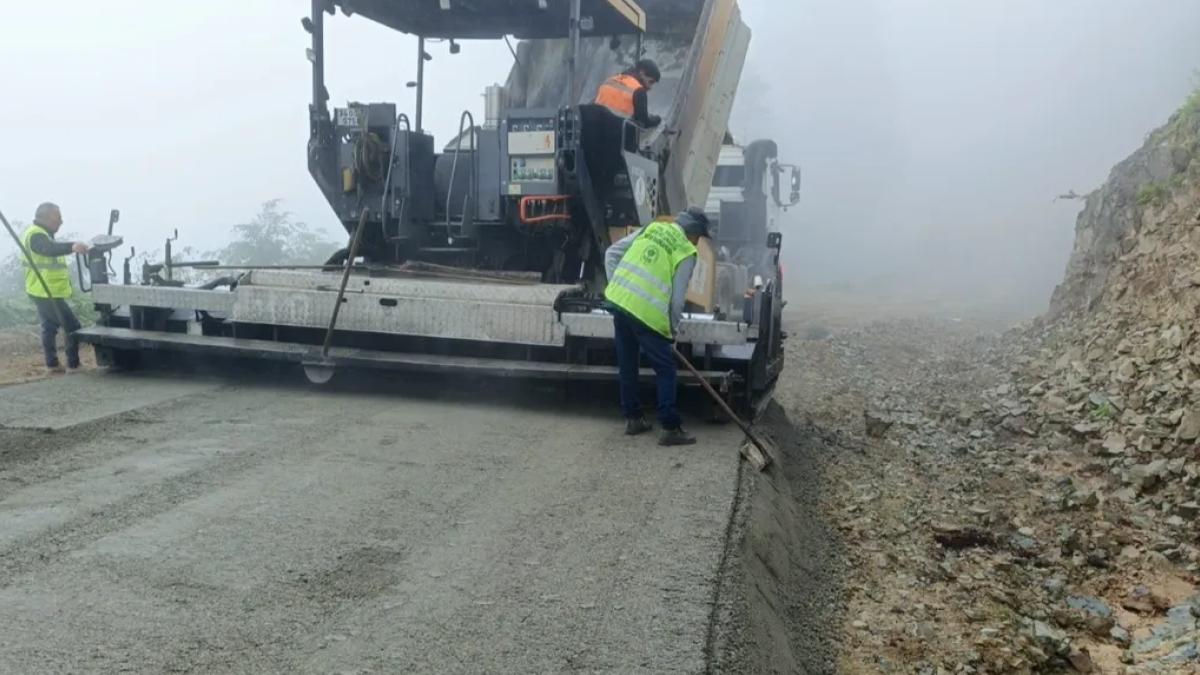 Trabzon’da yüksek kesimlerde yol seferberliği