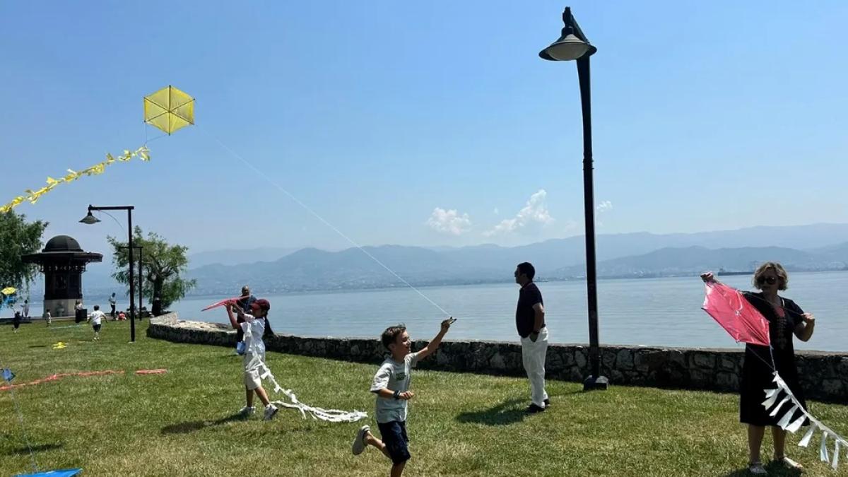 Uçurtmalar Kocaeli’den barışa uçtu