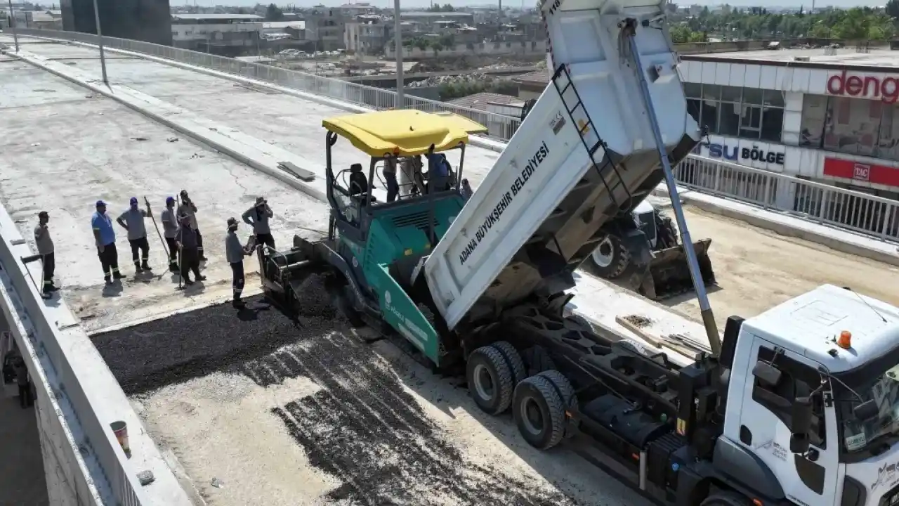 Adana Büyükşehir trafiğe nefes aldırıyor