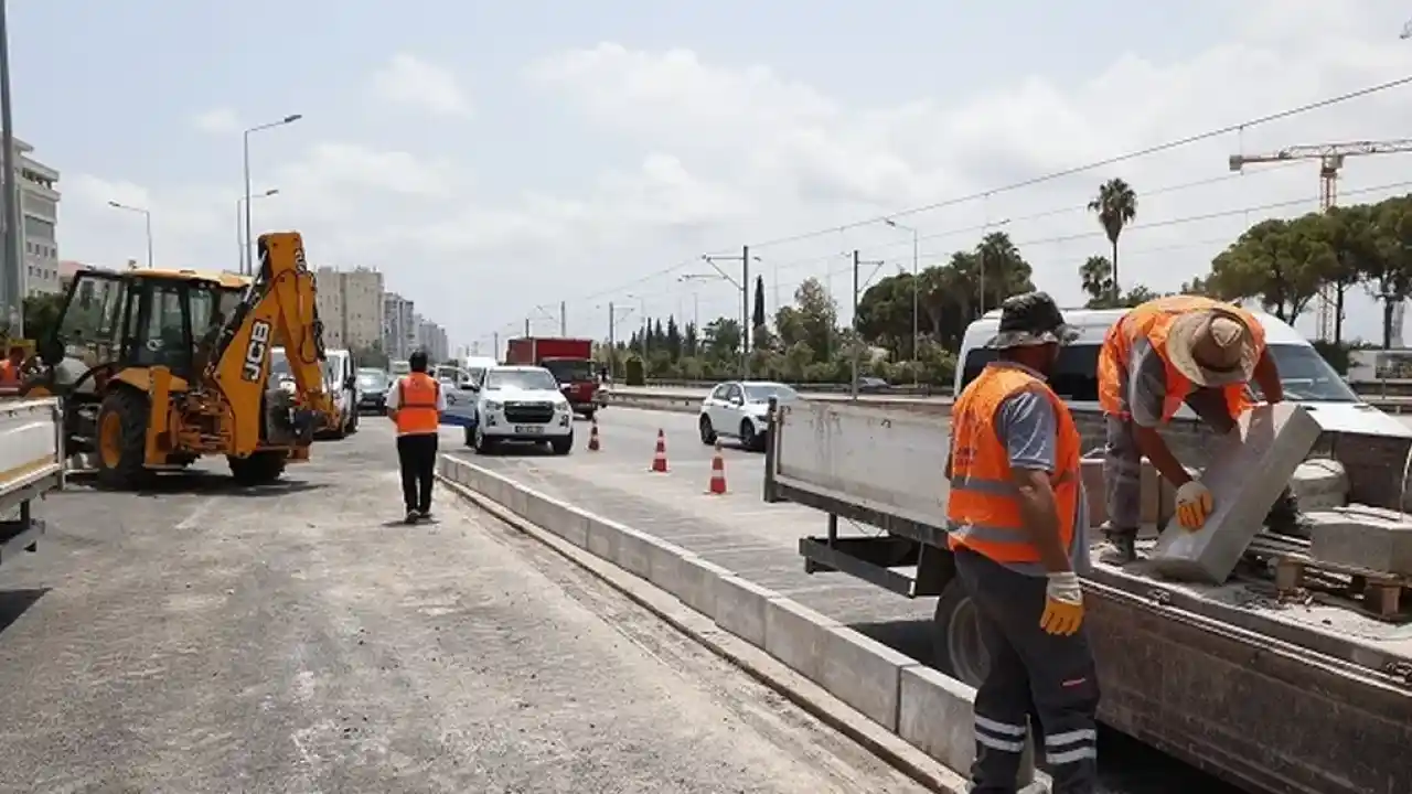 Antalya Büyükşehir’den trafiği rahatlatacak dokunuş