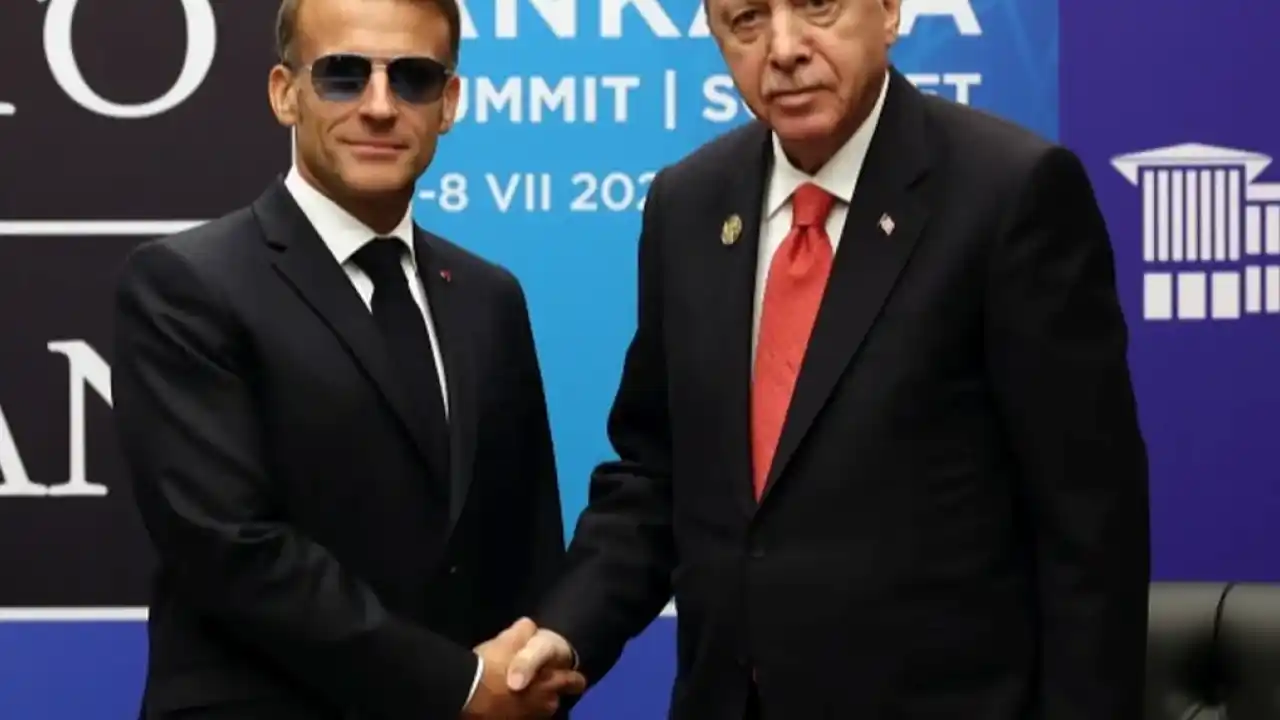 Cumhurbaşkanı Erdoğan, Macron ile bir araya geldi