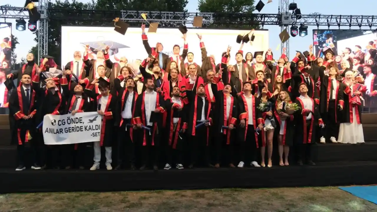 GTÜ’de mezuniyet coşkusu… Bin 480 öğrenci diplomalarını aldı