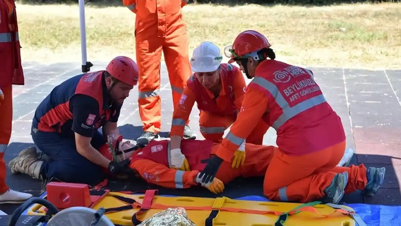 İstanbul Beylikdüzü’nde afet gönüllülerine kapsamlı eğitim