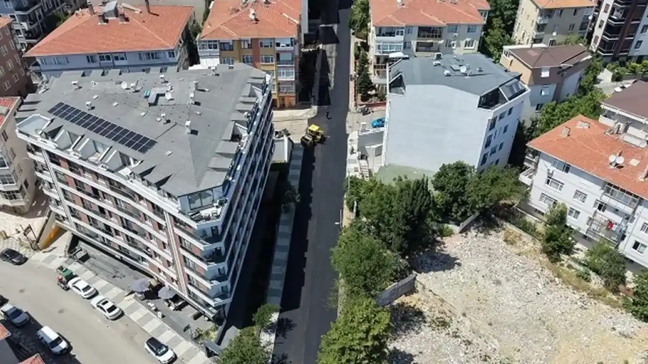 İstanbul Maltepe’de asfalt seferberliği sürüyor