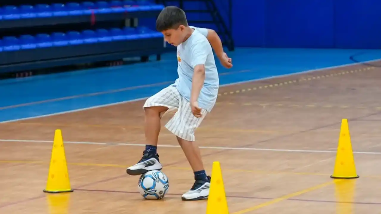 İstanbul Maltepe’de futsal ve masa tenisi dersleri başladı