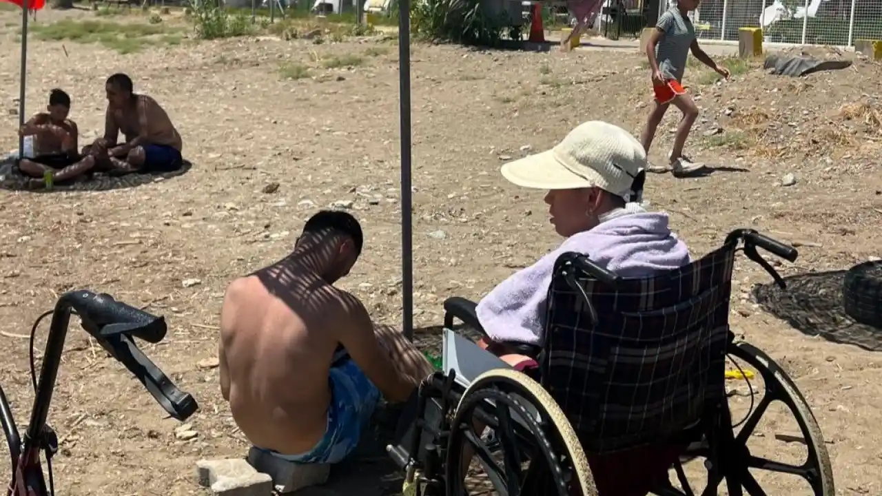 İzmir Narlıdere’de özel gereksinimli bireyler denizle buluştu