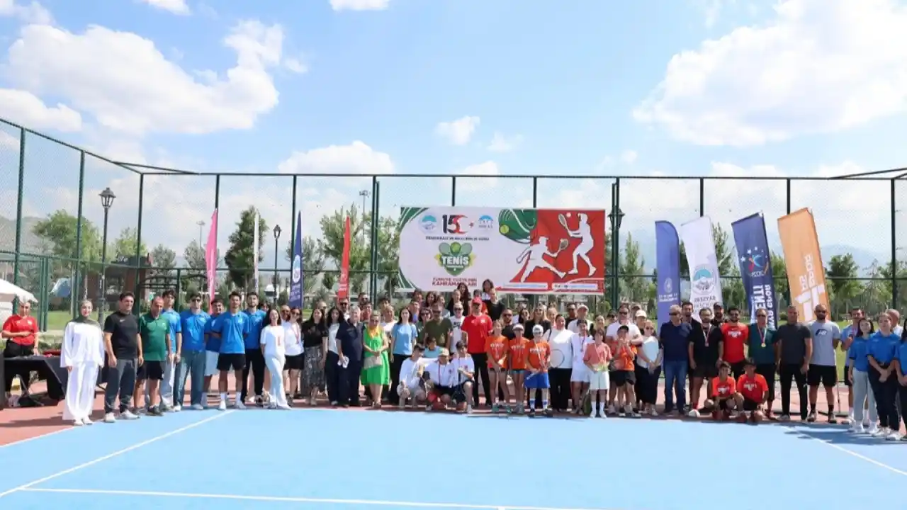 Kayseri’de 15 Temmuz Tenis Turnuvası sona erdi