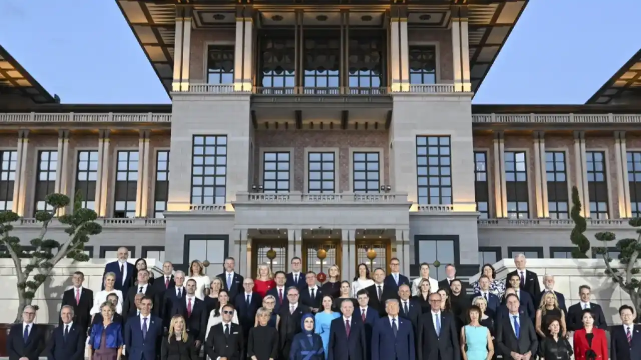 Külliyede NATO yemeği ve hatırası