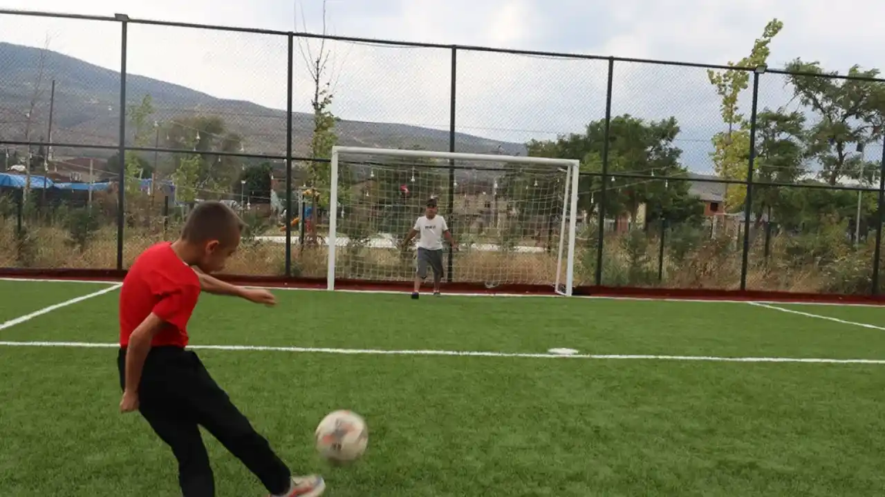 Sakarya Büyükşehir’den gençlere spor alanı