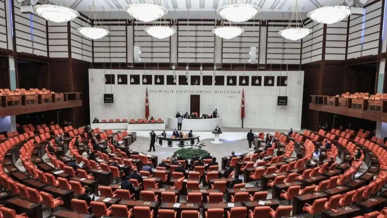 TBMM’deki sandalye dağılımı yeniden şekillendi… İşte son durum
