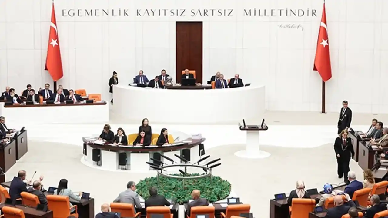 TSK’yı ilgilendiren kanun teklifi yasalaştı… Uzman erbaş, subay ve kamu istihdamına yeni düzenlemeler