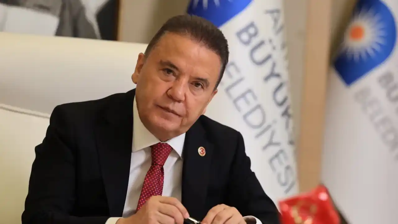Tutukluluğunun 1. yılında Muhittin Böcek’ten dikkat çeken mesaj… “Vefasız menfaatçileri unutmayacağız”