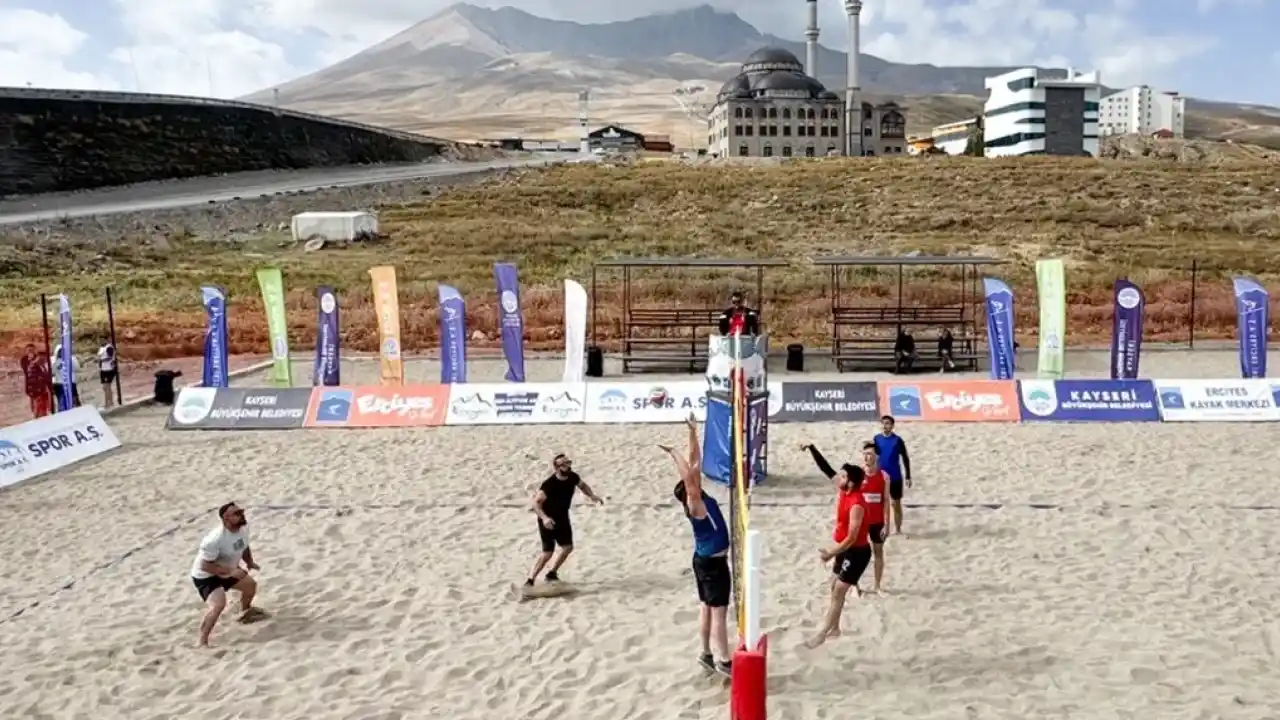 Voleybol tutkunları Kayseri Erciyes’te buluşacak