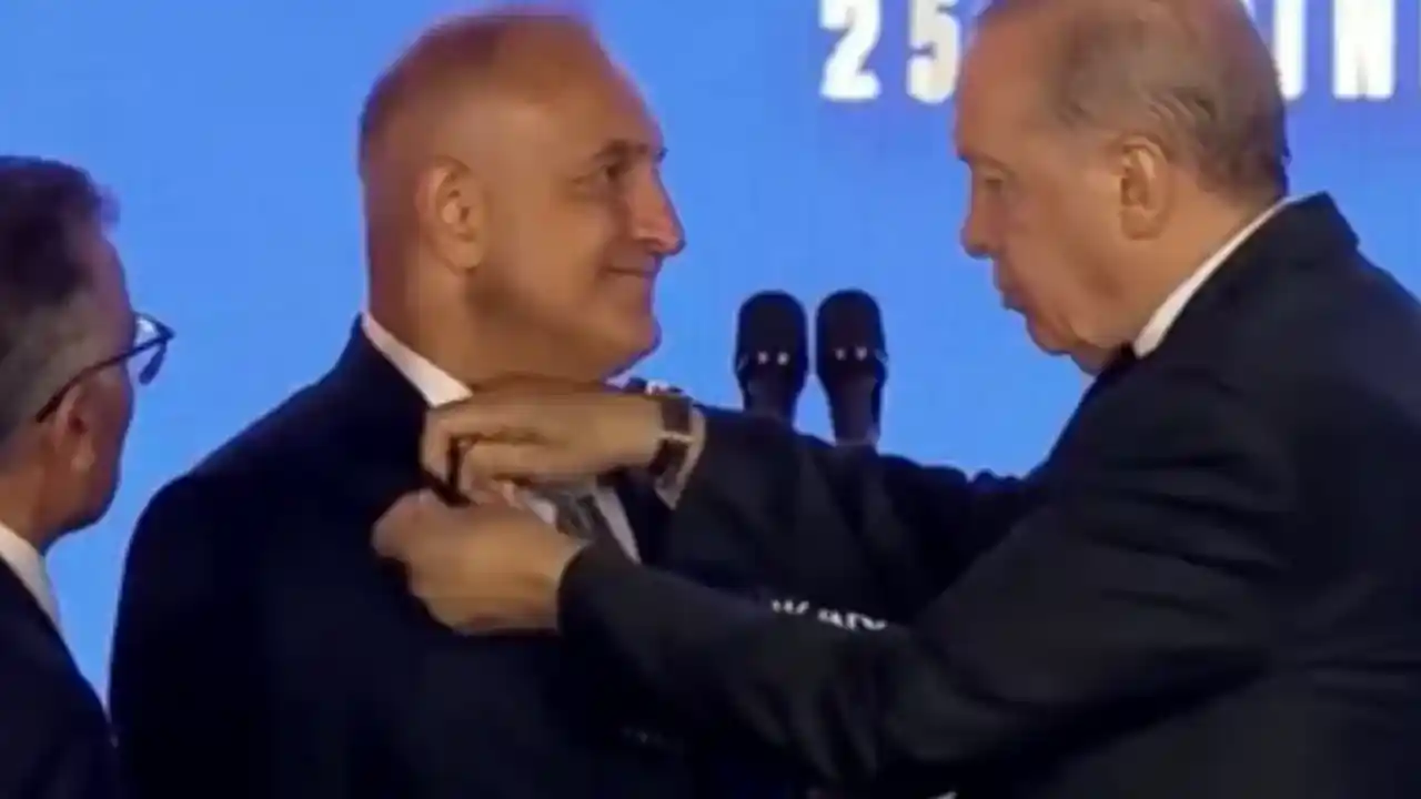 25. yıl programında AK Parti’ye 10 yeni katılım
