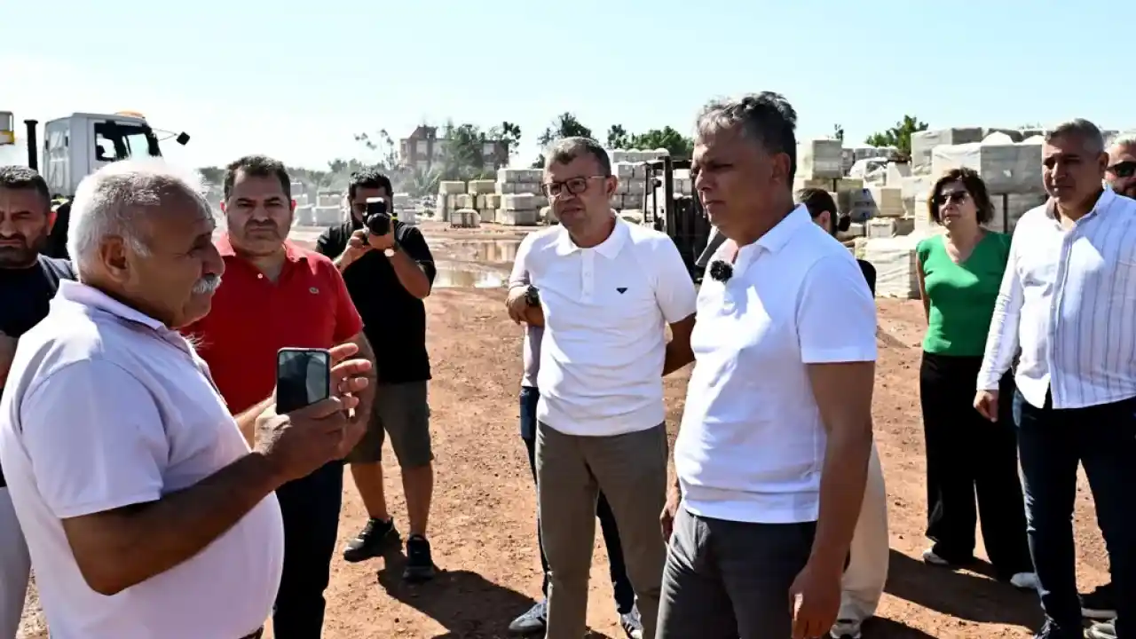 Antalya Muratpaşa’daki yangın bölgesine ‘geçmiş olsun’ ziyareti