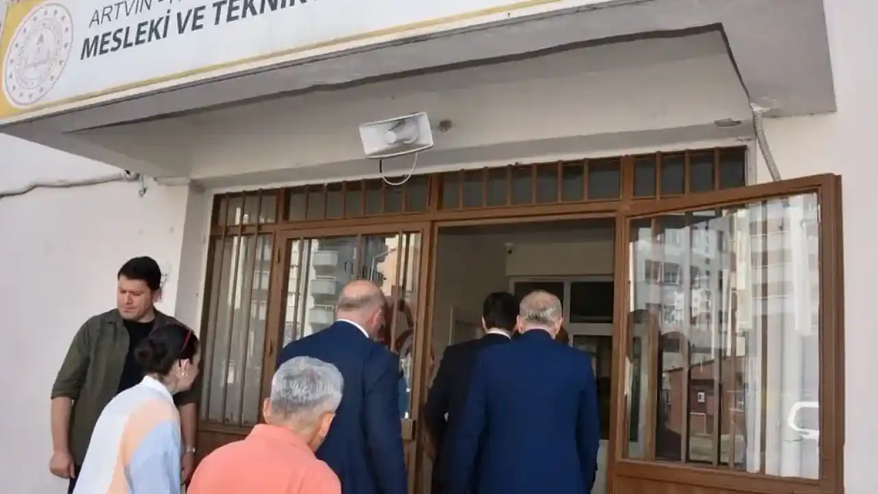 Artvin Hopa’da Kaymakam Karakaya’dan okullara inceleme