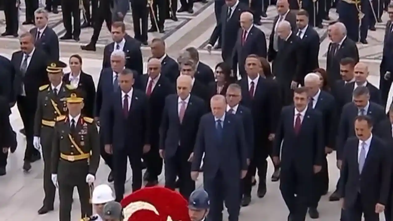 Büyük Zafer’in 104. yıl dönümünde devlet erkanı Anıtkabir’de