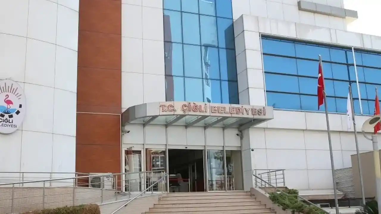 Çiğli Belediye Başkanı Yıldız’ın makam aracına silahlı saldırı!