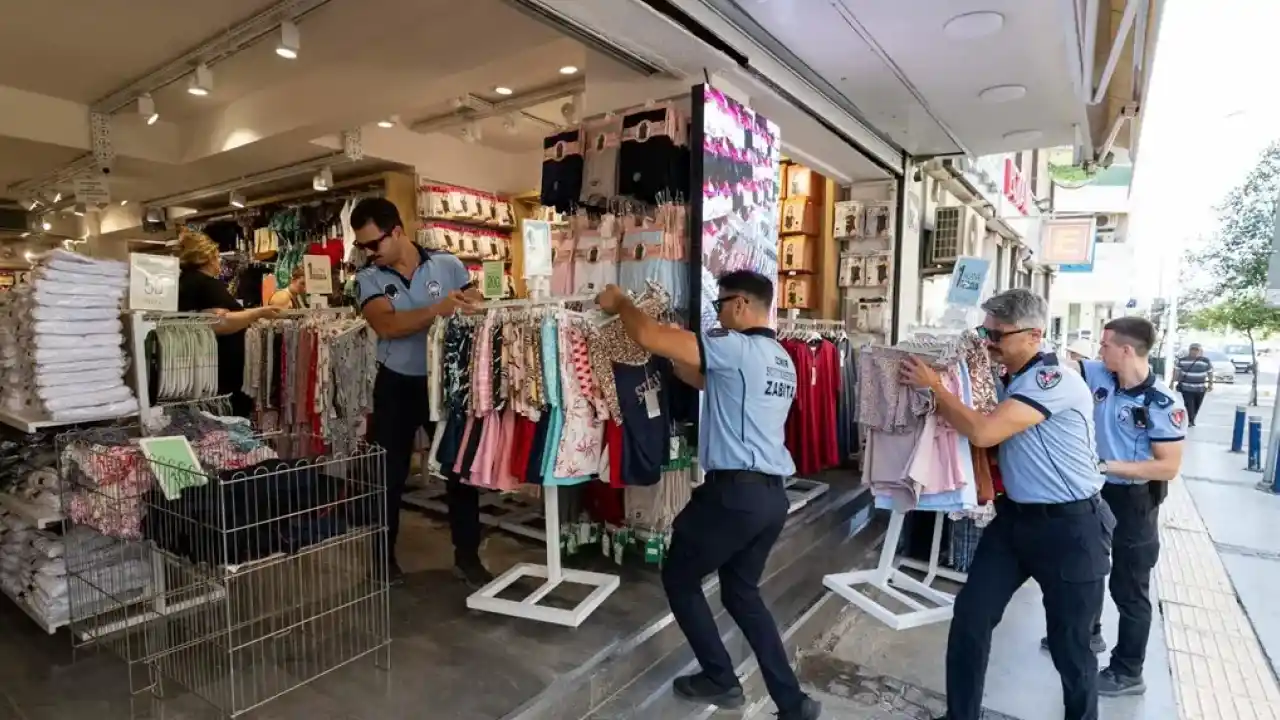 İzmir’de ana arterlerde kaldırım işgaline geçit yok
