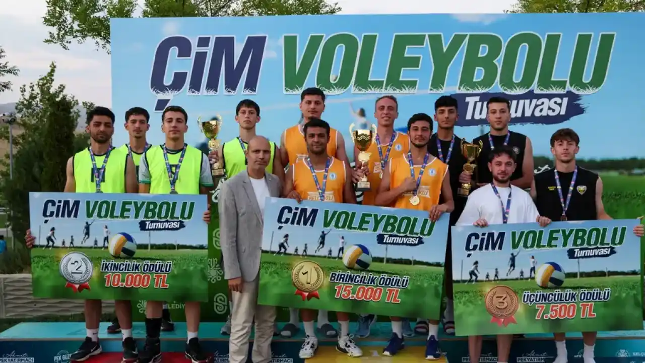 Konya Selçuklu’da ‘Çim Voleybolu’na muhteşem final