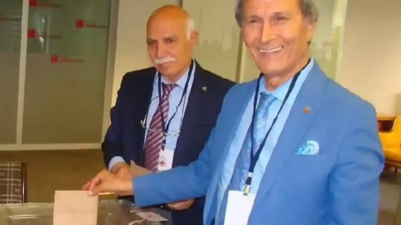 Kutlu Parti ilk olağan kurultayını yaptı… Yusuf Halaçoğlu yeniden Genel Başkan