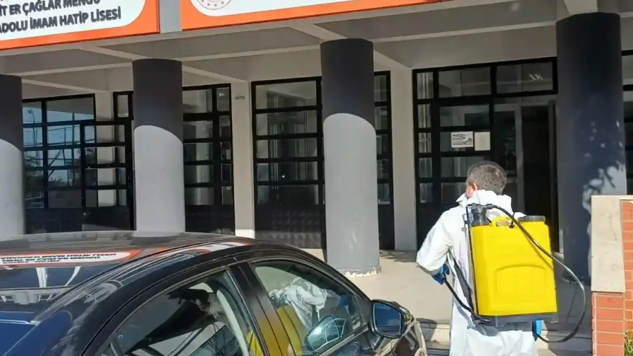 Maltepe’de 82 okulda dezenfeksiyon seferberliği