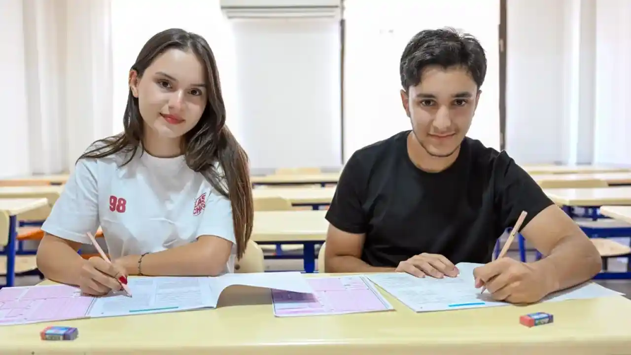 Mersin’de 396 öğrenci kurs merkezleriyle üniversiteye yerleşti