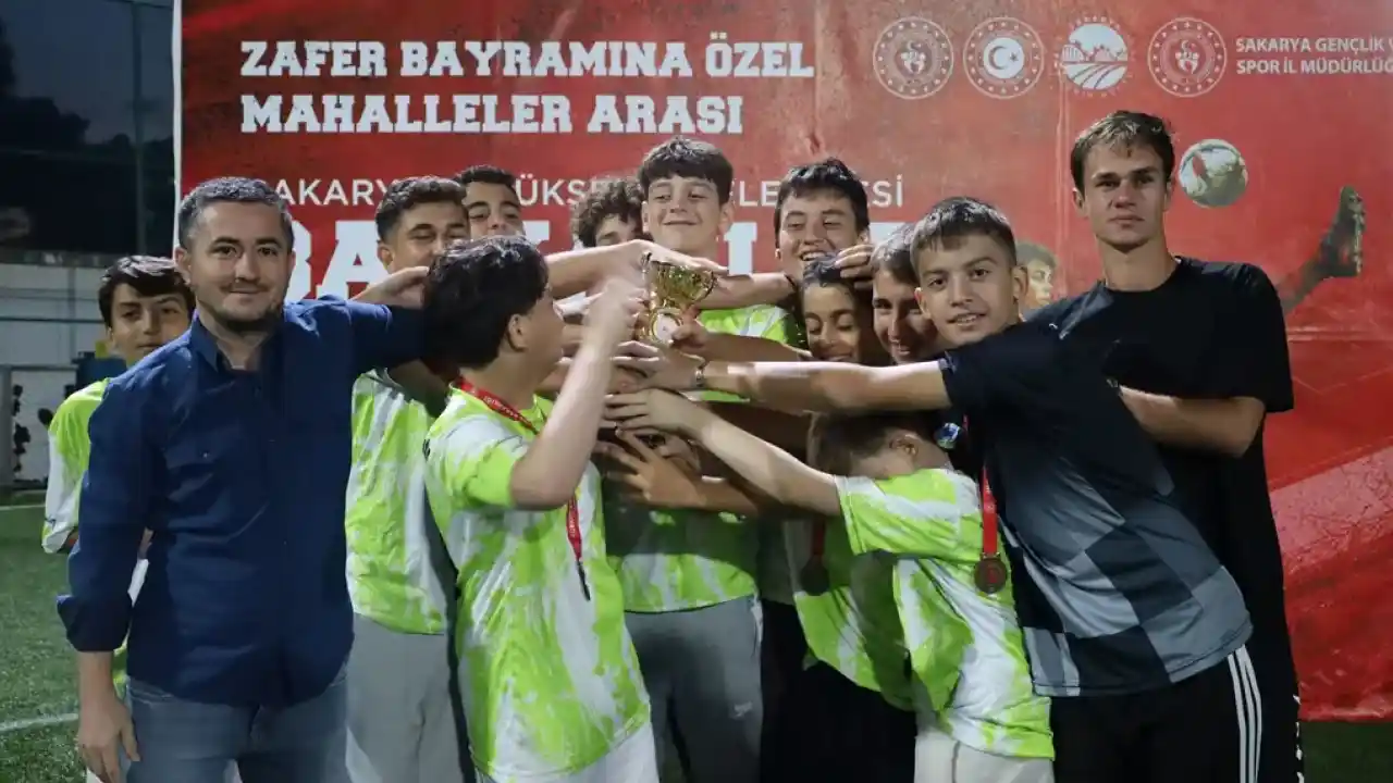 Sakarya’da Başkanlık Futbol Kupası’nda şampiyon Göktepe oldu