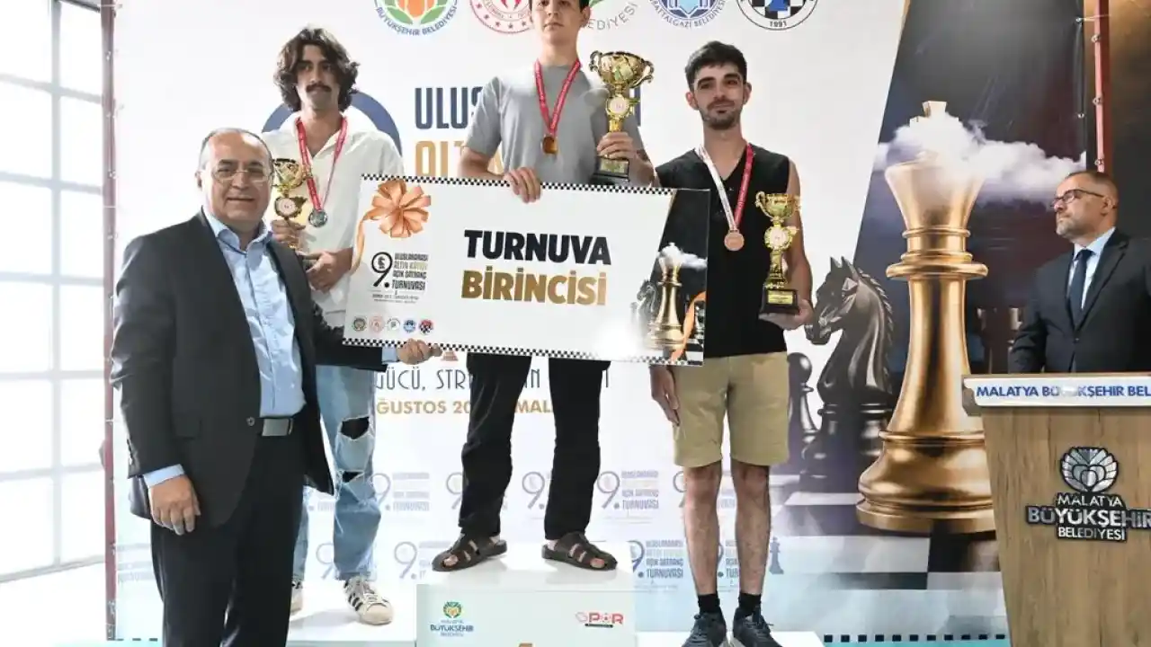 Uluslararası Altın Kayısı’da ‘şah-mat’çılar ödüllendirildi