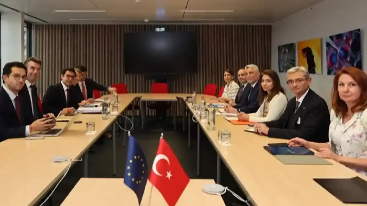 Bakan Bolat AB komiseriyle stratejik ortaklık görüştü