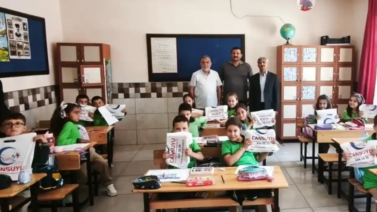 Cansuyu Derneği’nden Konya’da 2 bin 100 öğrenciye kırtasiye desteği