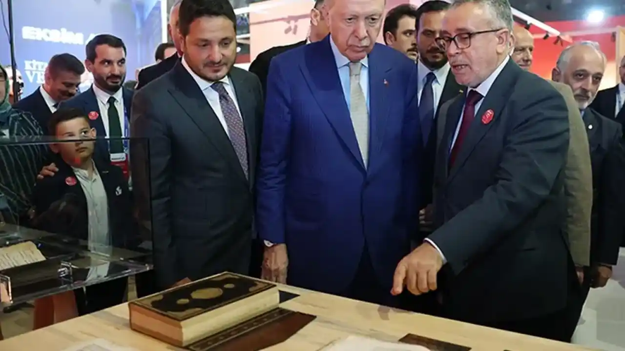 Cumhurbaşkanı Erdoğan’dan ‘kitap’ vurgusu… “Bizi köklerimize bağlayan en güçlü damar”